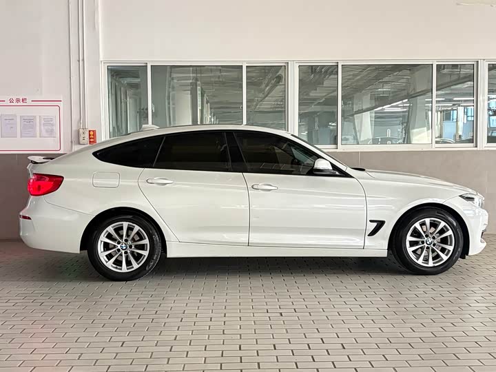 BMW 3-Series 2016 320i — фото 8