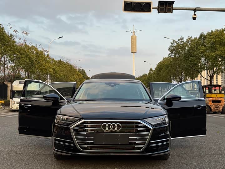 Audi A8 2022 A 8 L 50 TFSI quattro Comfort — фото 18