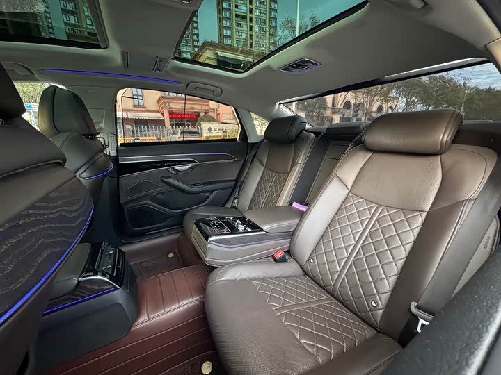 Audi A8 2022 A 8 L 50 TFSI quattro Comfort — фото 15