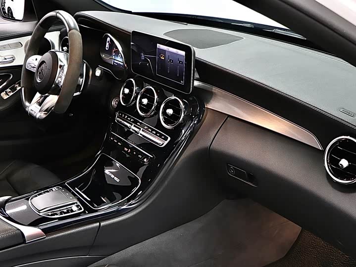 Mercedes-Benz C-Class 2019 AMG C 63 — фото 15