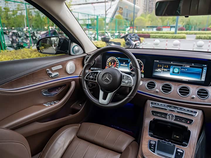 Mercedes-Benz E-Class 2019 E 260 L — фото 9