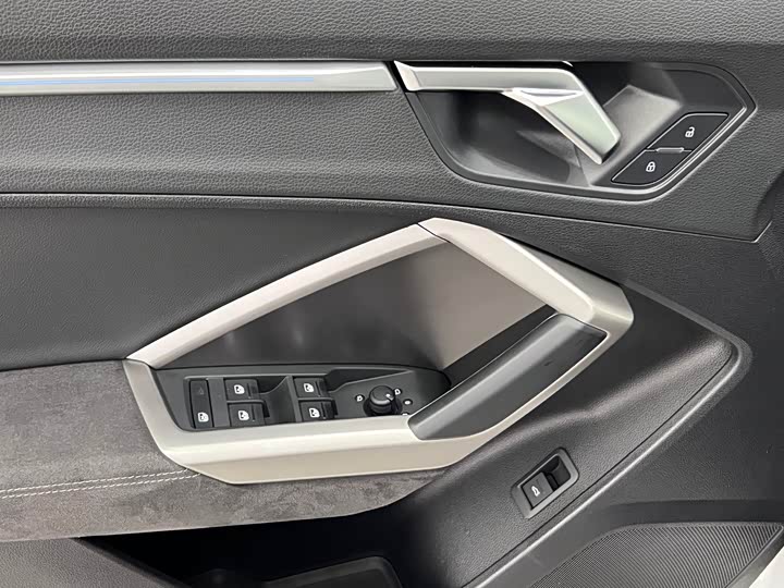 Audi Q3 40 TFSI стиль-динамик — фото 19