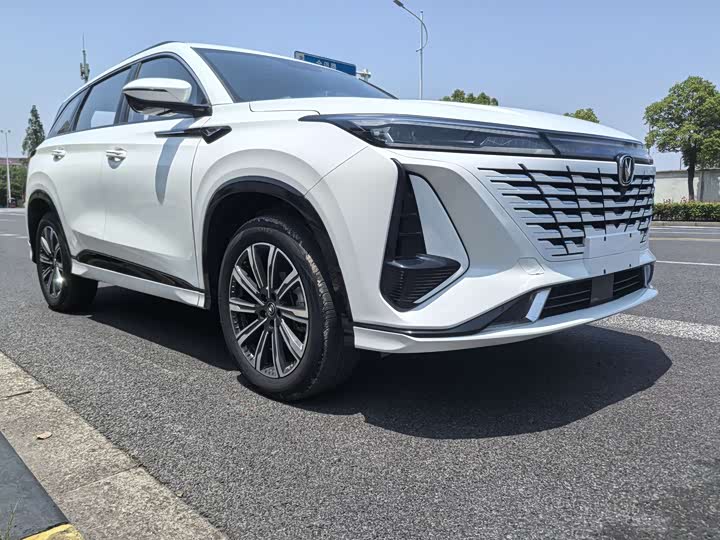 Changan CS75 PLUS 2023 1.5 T ATLuxury — фото 3