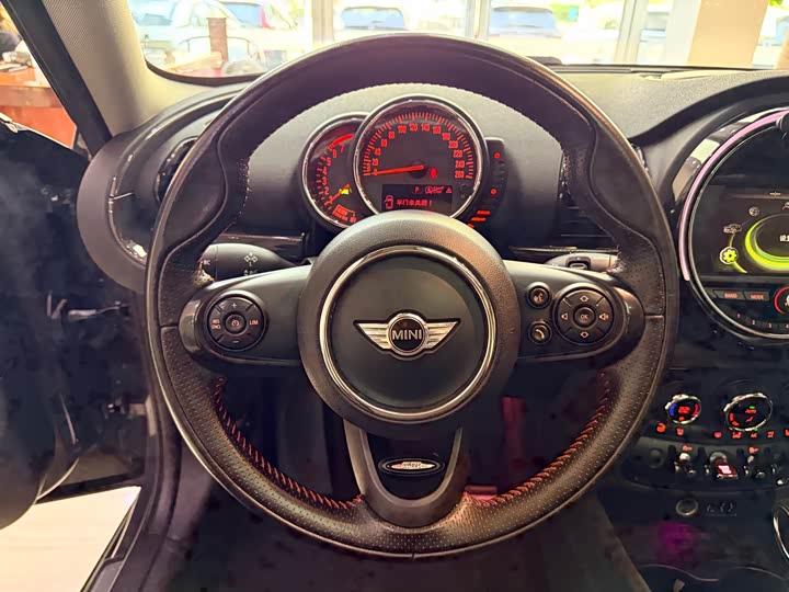 MINI Clubman — фото 16