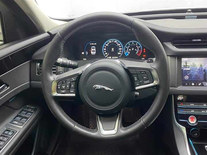 Jaguar XFL 2020 XFL 2.0 T P 200 2 WD — фото 14