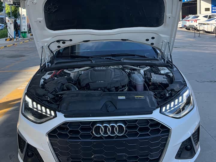 Audi A4L 40 TFSI — фото 13