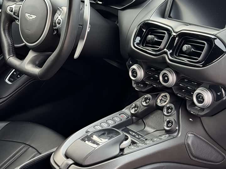 Aston Martin V8 Vantage 2020 4.0 T V 8 Coupe — фото 9