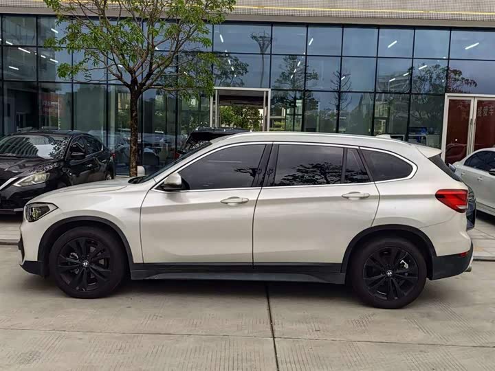 BMW X1 — фото 3
