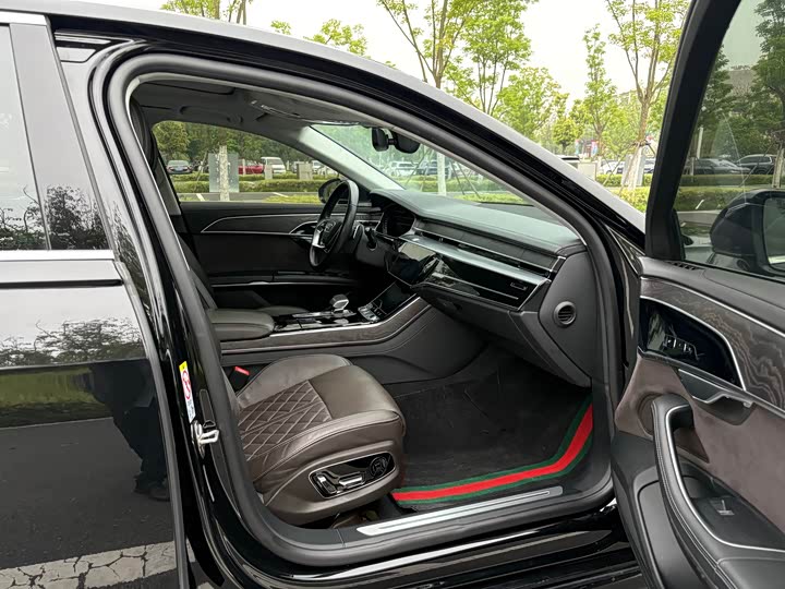 Audi A8 2023 A 8 L 50 TFSI quattro — фото 12