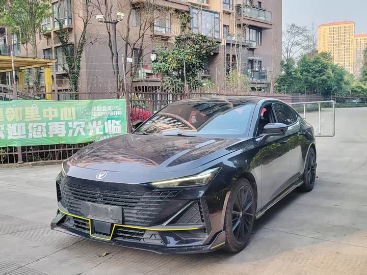Changan UNI-V 2023 1.5 T — фото 1
