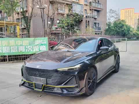 Changan UNI-V 2023 1.5 T — фото 13