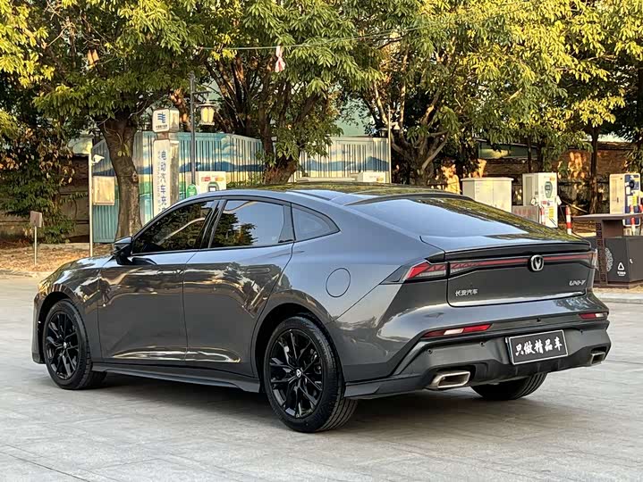 Changan UNI-V 2024 1.5 T Premium — фото 25