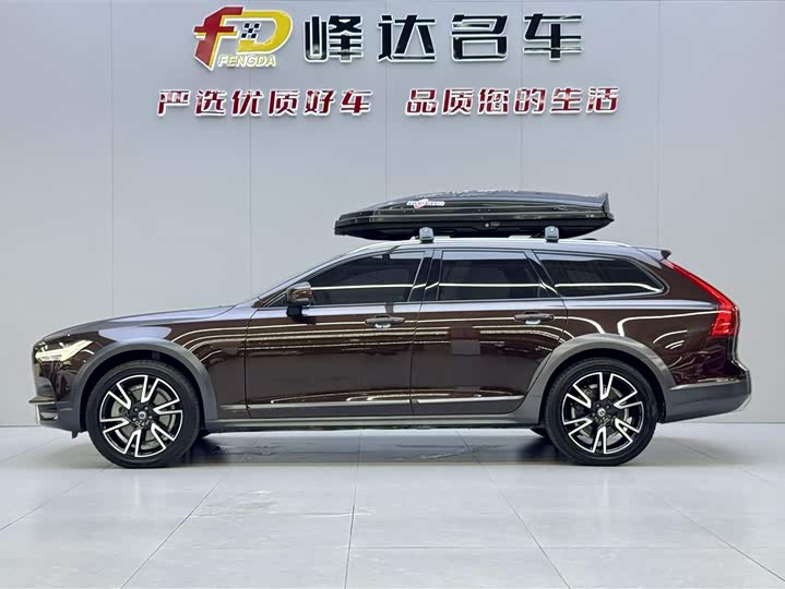 Volvo V90 2017 Cross Country T 5 AWD — фото 3