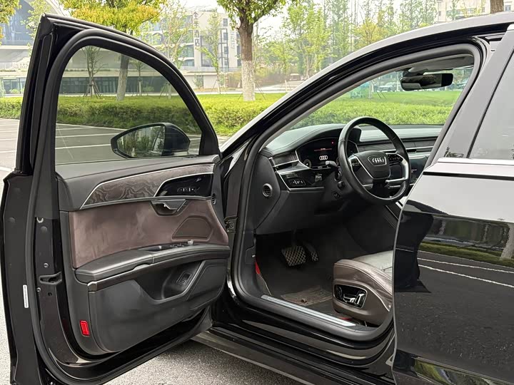 Audi A8 2023 A 8 L 50 TFSI quattro — фото 7