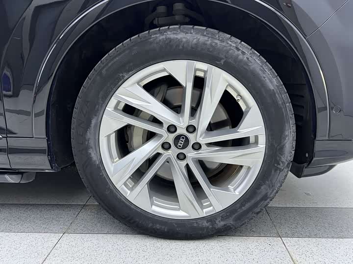 Audi Q7 2023 45 TFSI quattro S line Sport — фото 28