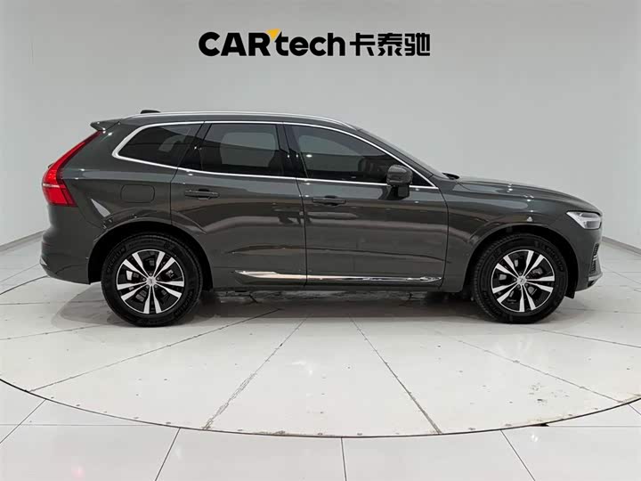 Volvo XC60 2022 B 5 4 WD — фото 12