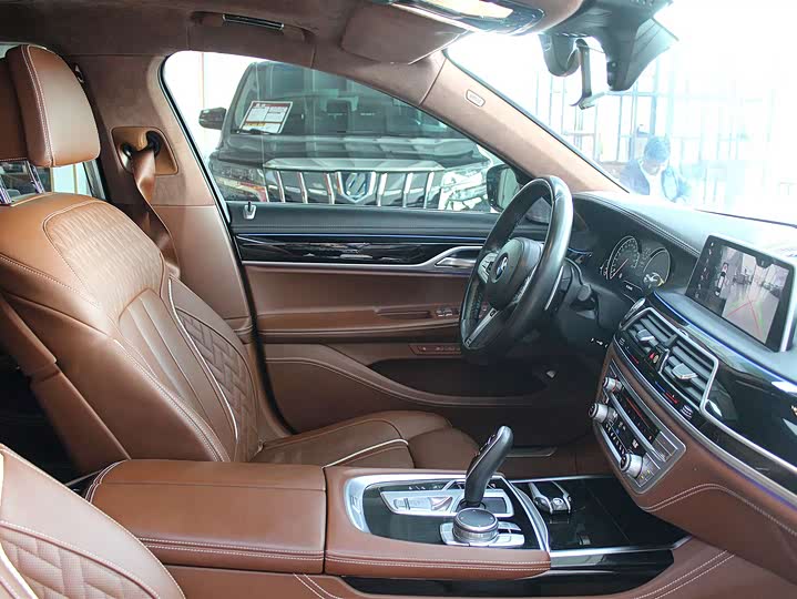 BMW 7-Series 2018 750 Li x Drive M — фото 14