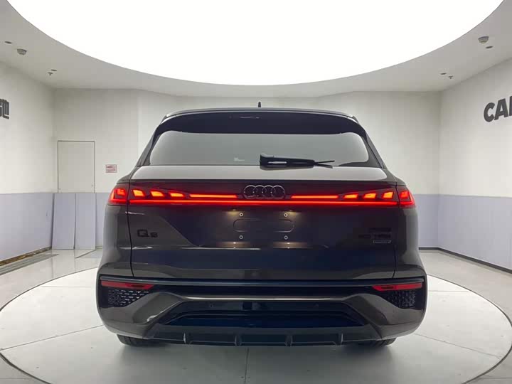 Audi Q6 2023 50 TFSI quattro edition one — фото 6