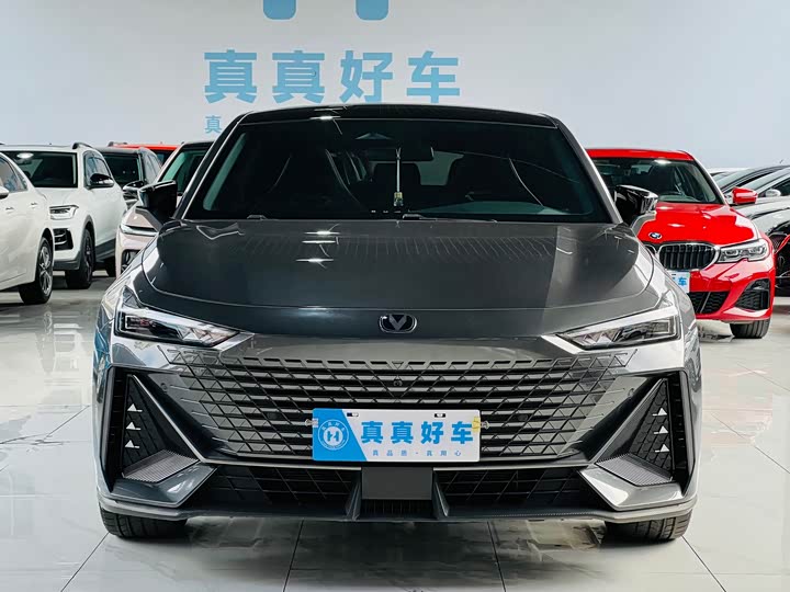 Changan UNI-V 2024 1.5 T — фото 3