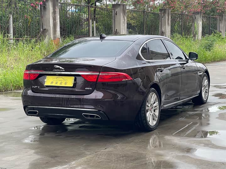 Jaguar XFL 2018 XFL 2.0 T 250 PS — фото 9