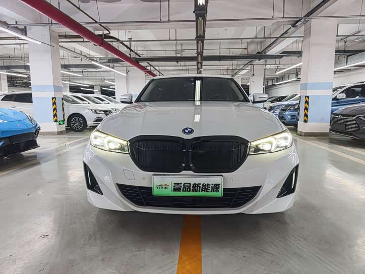 BMW i3 2022 e Drive 35 L — фото 2