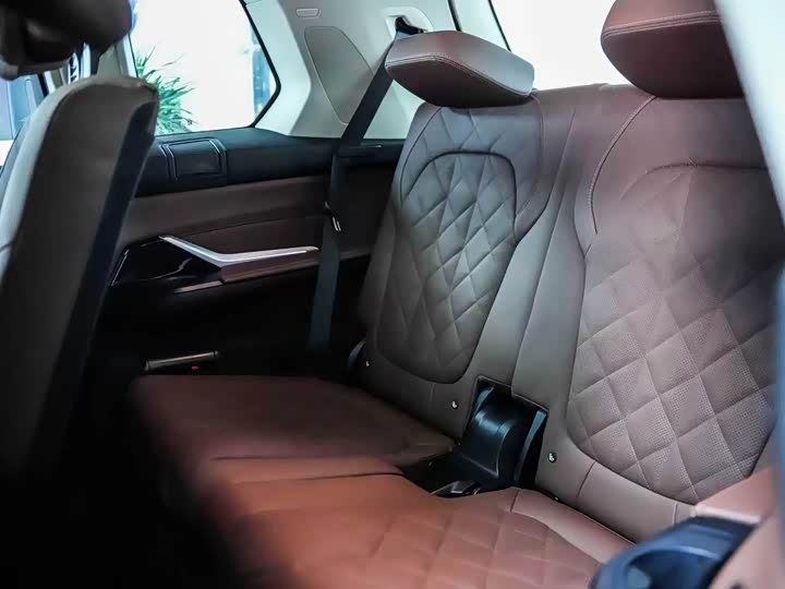 BMW X7 2023 x Drive 40i Leading — фото 5