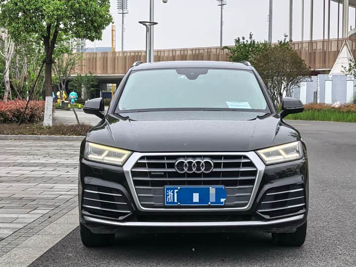 Audi Q5L 2020 40 TFSI — фото 2