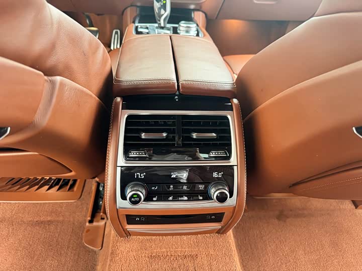 BMW 7-Series 2018 740 Li x Drive M — фото 10