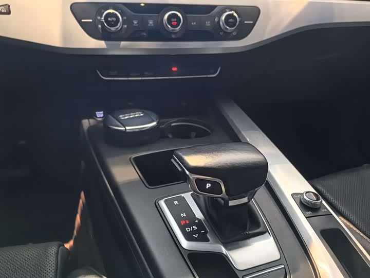 Audi A4L 2020 40 TFSI — фото 9