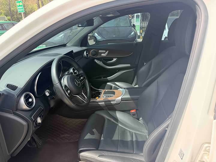 Mercedes-Benz GLC 2021 GLC 260 L 4 MATIC Luxury — фото 7