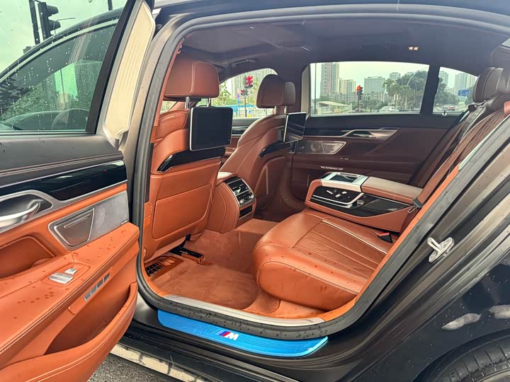 BMW 7-Series 2018 740 Li x Drive M — фото 11
