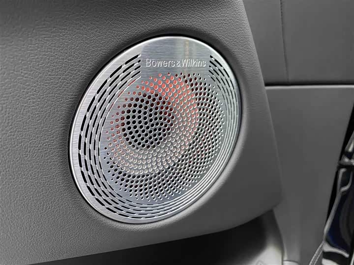 BMW XM 2023 Base — фото 23