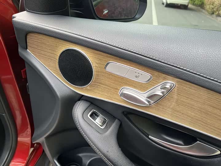 Mercedes-Benz GLC 2019 GLC 260 4 MATIC SUV — фото 12
