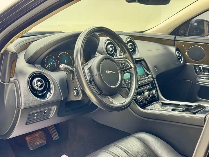 Jaguar XJ 2018 XJL 3.0 SC 2 WD — фото 12