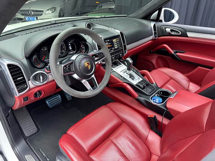 Porsche Cayenne 2015 Cayenne GTS 3.6 T — фото 14