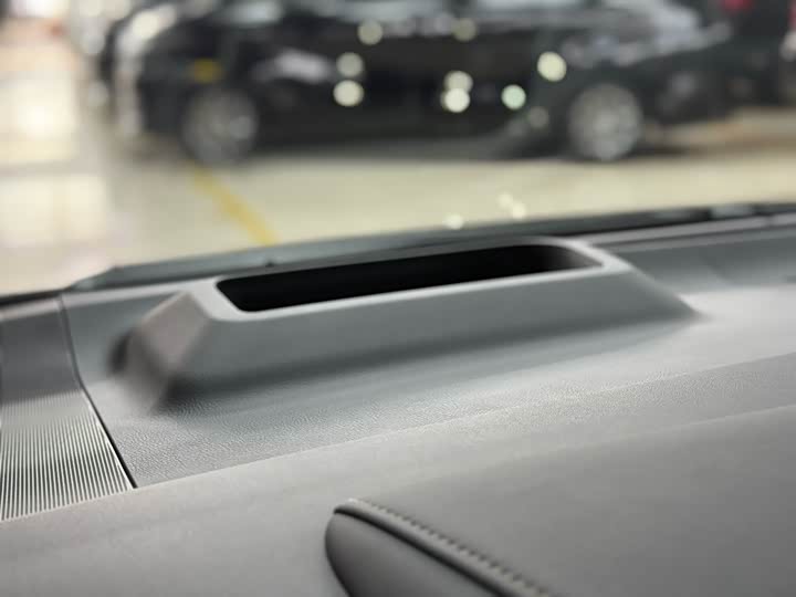 Toyota Alphard — фото 10