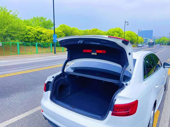 Audi A4L 40 TFSI стиль — фото 19
