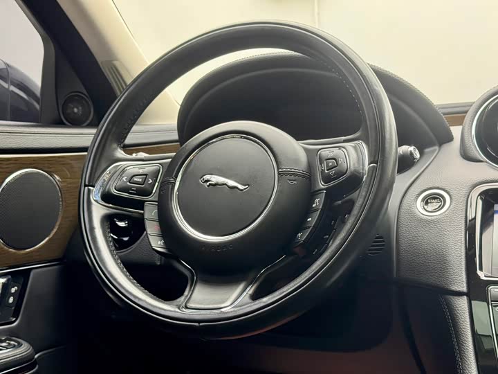 Jaguar XJ 2018 XJL 3.0 SC 2 WD — фото 10