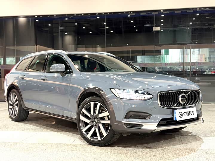 Volvo V90 2022 Cross Country B 5 AWD — фото 3