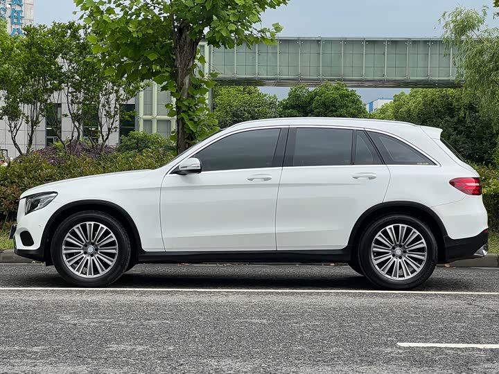 Mercedes-Benz GLC 200 4MATIC — фото 5