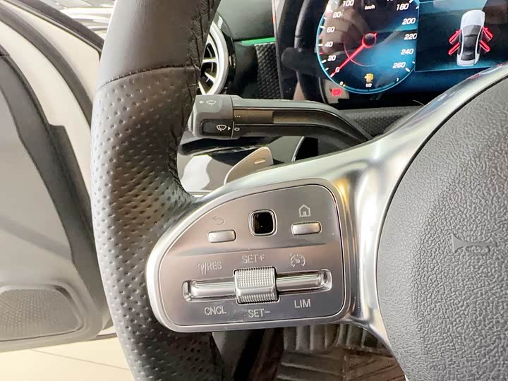 Mercedes-Benz A-Class 2022 A 200 L — фото 16