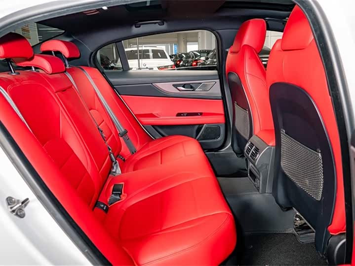 Jaguar XEL 2024 2.0 T 250 PS R-DYNAMIC S — фото 22