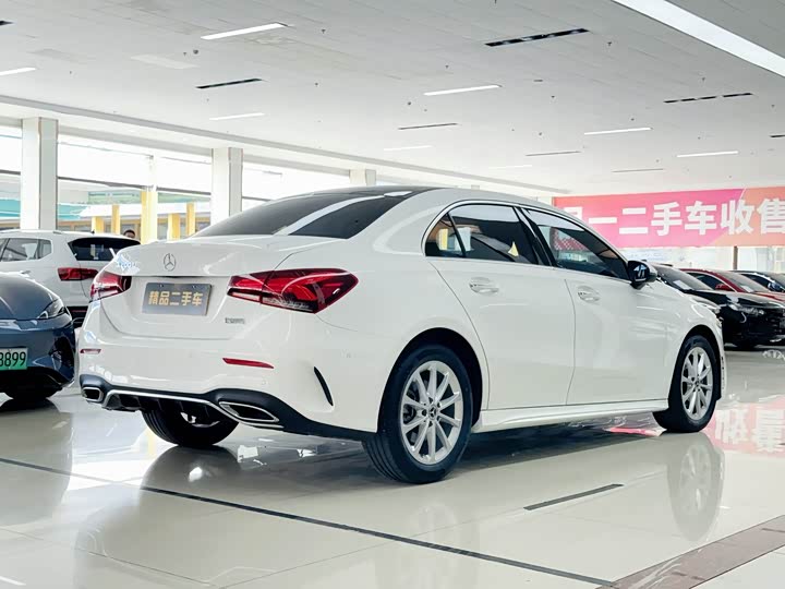 Mercedes-Benz A-Class 2022 A 200 L — фото 4