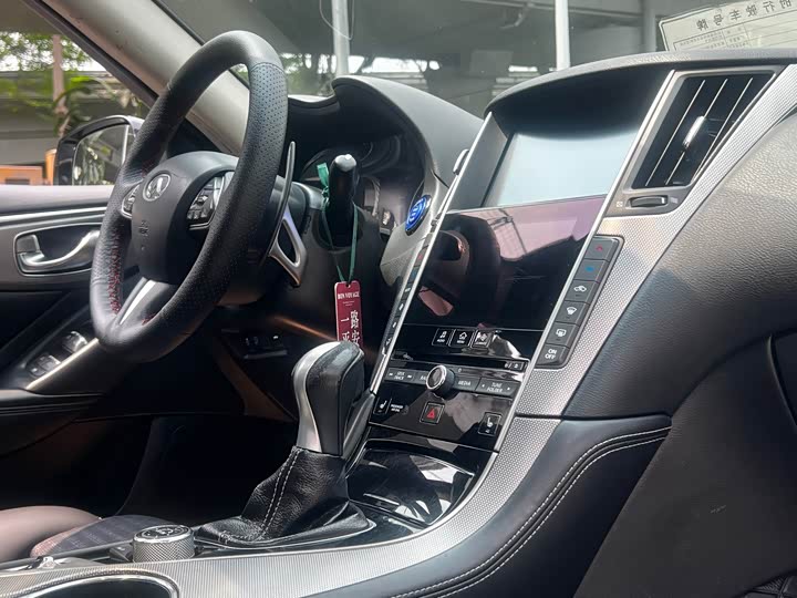 Infiniti Q50L 2015 2.0 T — фото 33