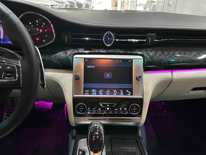 Maserati Quattroporte — фото 17