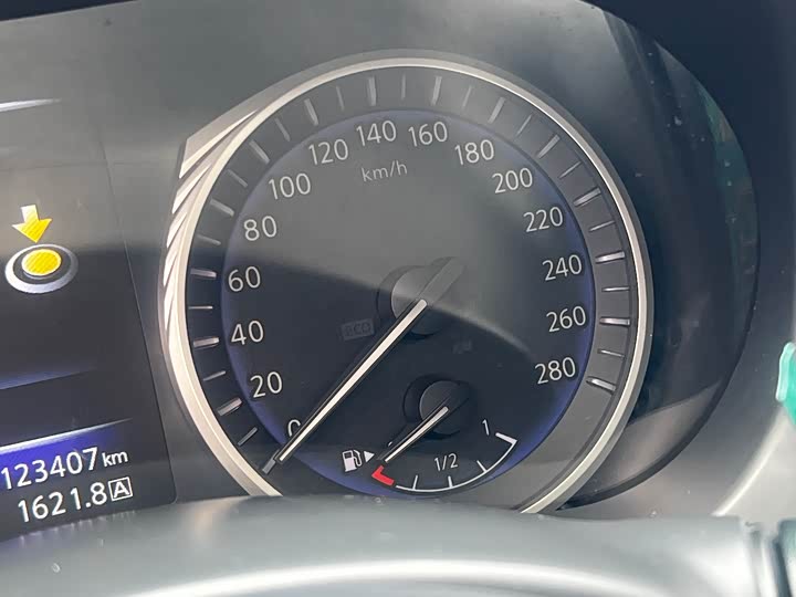 Infiniti Q50L 2015 2.0 T — фото 41