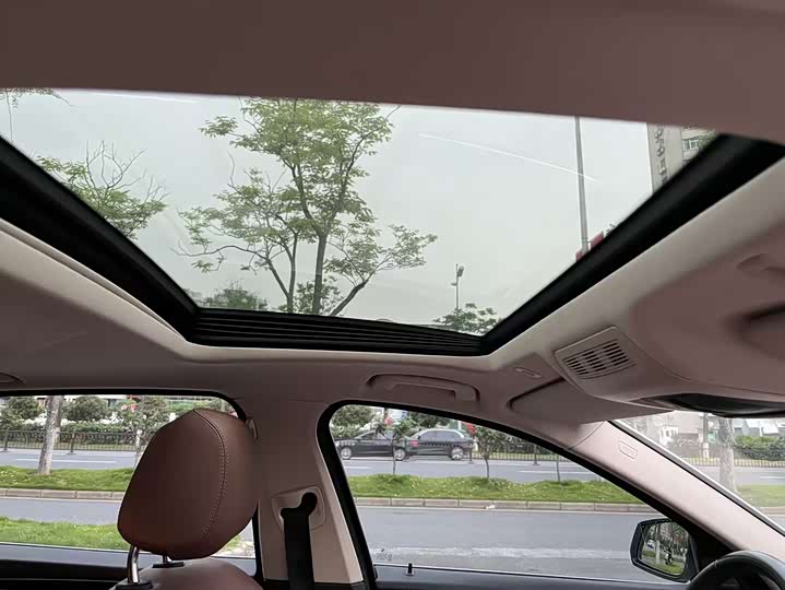 BMW 5-Series 2014 528 Li x Drive Leading — фото 13
