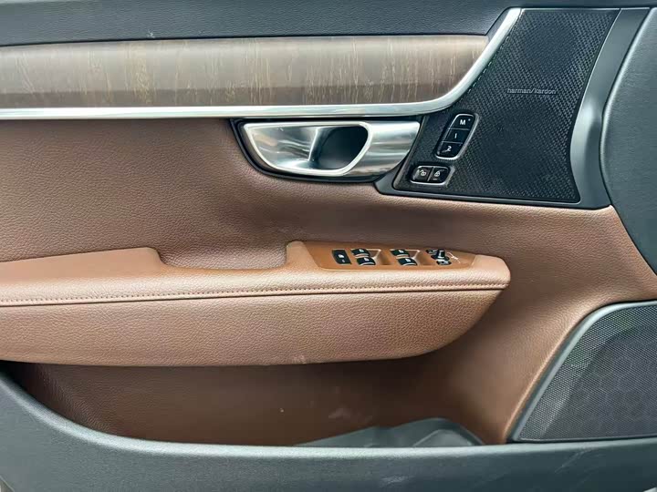 Volvo V90 2022 Cross Country B 5 AWD — фото 6