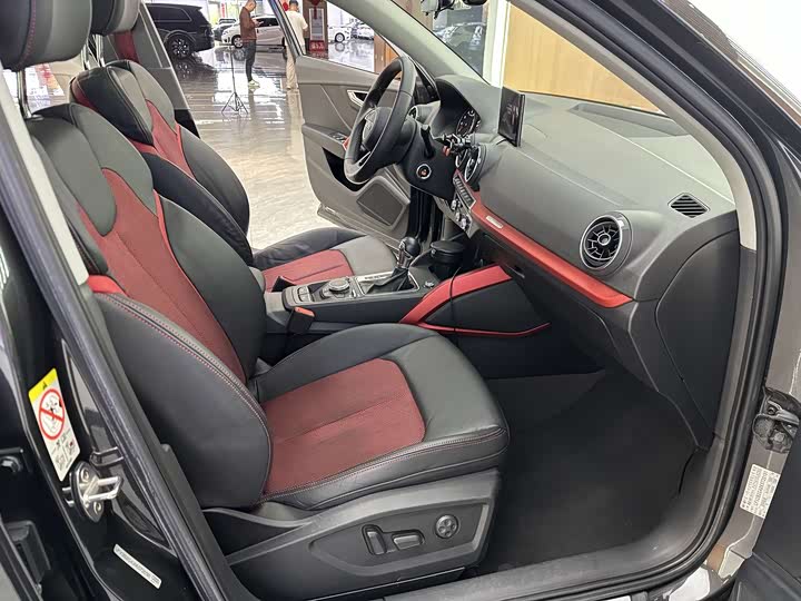 Audi Q2L 2018 35 TFSI VI — фото 10