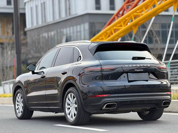 Porsche Cayenne 2018 Cayenne 3.0 T — фото 10